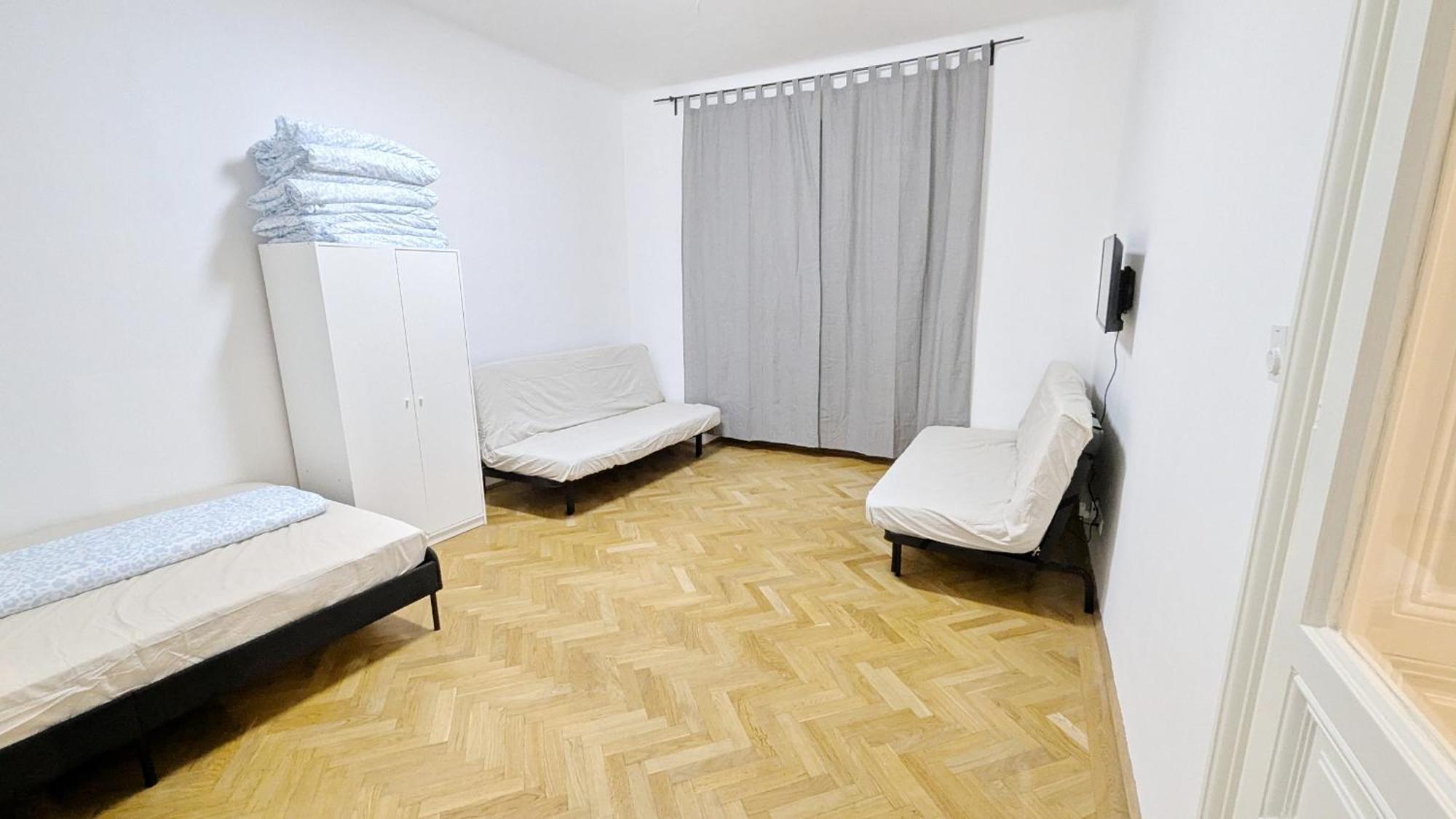 Apartment For 12p - 2 Minutes Form Main Station